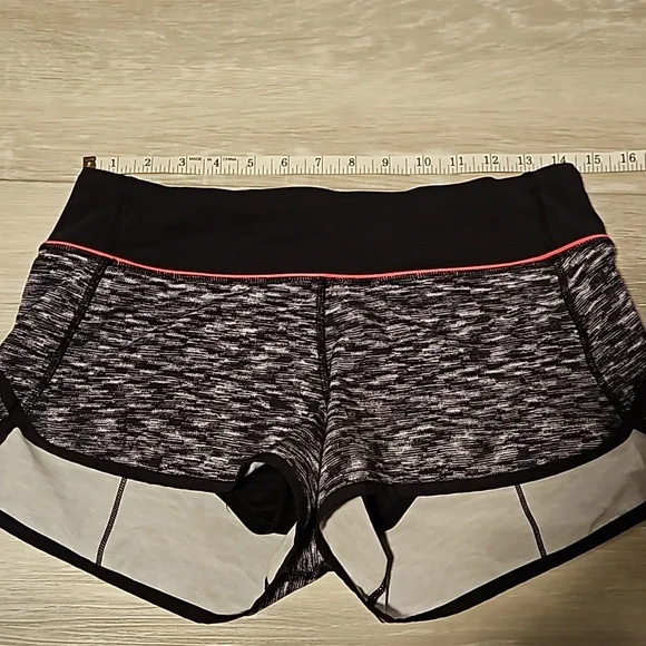 🐰Lululemon Speed Short in Dramatic Static - Picture 12 of 15